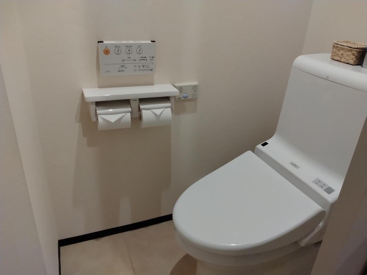ホテル ベニ ウエスト 大人専用 Осака Экстерьер фото